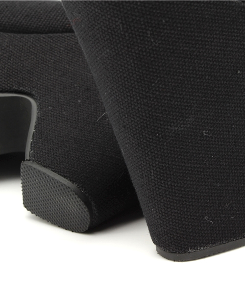 Chico（チコ）の「バックバンドキャンバスパンプス（サンダル・レディース・ブラック/レッド・MEDIUM/SMALL/LARGE）」の5枚目の写真