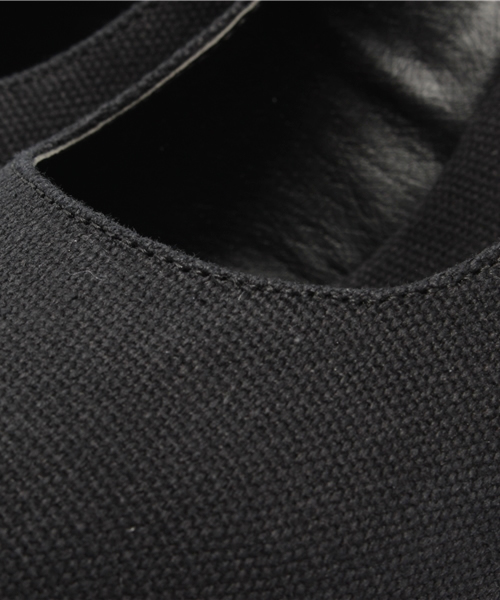 Chico（チコ）の「バックバンドキャンバスパンプス（サンダル・レディース・ブラック/レッド・MEDIUM/SMALL/LARGE）」の7枚目の写真