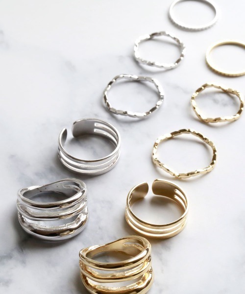 colleca la(コレカラ)の「3連デザインのセットリング(リング・レディース・シルバー/ゴールド・フリ-)」の5枚目の写真