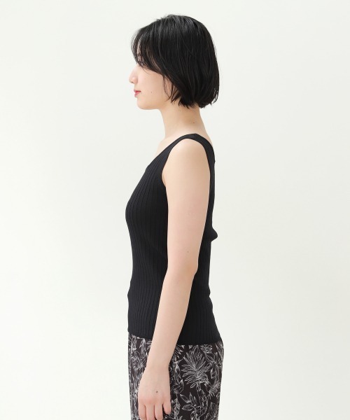 PAGEBOY（ページボーイ）の「ニットスクエアタンク（タンクトップ・レディース・ブラック/オフホワイト/グレイッシュベージュ/イエロー系その他/ブルー・FREE）」の17枚目の写真