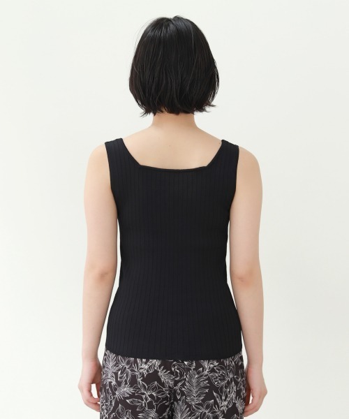 PAGEBOY（ページボーイ）の「ニットスクエアタンク（タンクトップ・レディース・ブラック/オフホワイト/グレイッシュベージュ/イエロー系その他/ブルー・FREE）」の7枚目の写真