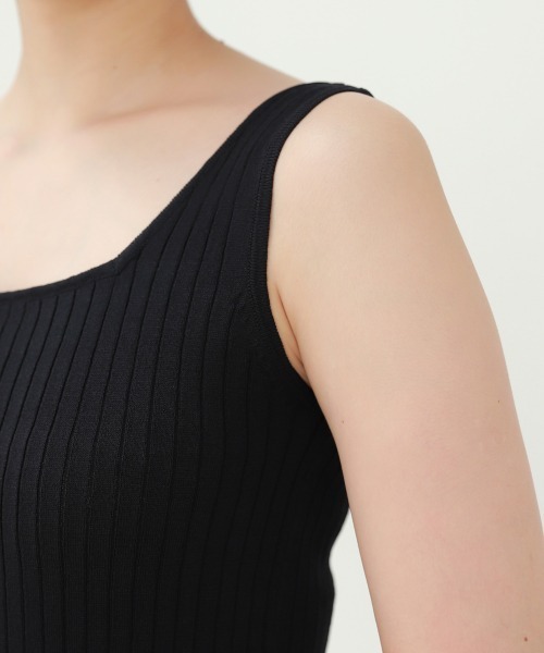 PAGEBOY（ページボーイ）の「ニットスクエアタンク（タンクトップ・レディース・ブラック/オフホワイト/グレイッシュベージュ/イエロー系その他/ブルー・FREE）」の20枚目の写真