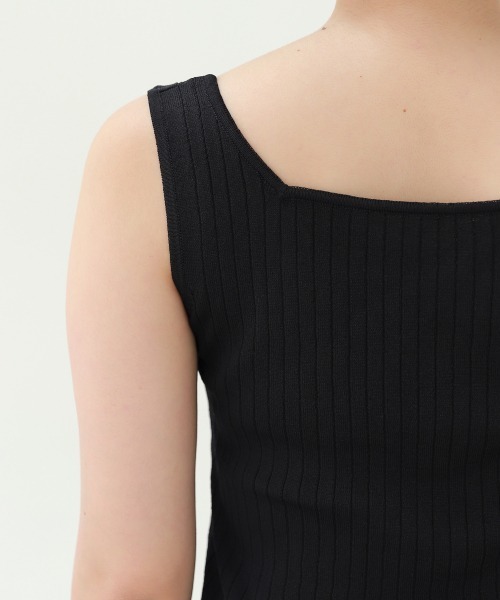 PAGEBOY（ページボーイ）の「ニットスクエアタンク（タンクトップ・レディース・ブラック/オフホワイト/グレイッシュベージュ/イエロー系その他/ブルー・FREE）」の9枚目の写真