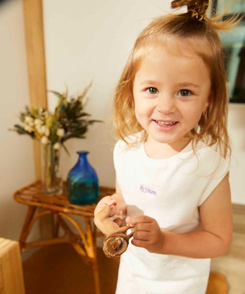 ＆yam（アンドヤム）の「ワンポイントロゴフレンチスリーブワンピース（ワンピース・キッズ・ブラック/ホワイト/ベージュ・120/140/150/110/90/130/100）」の13枚目の写真