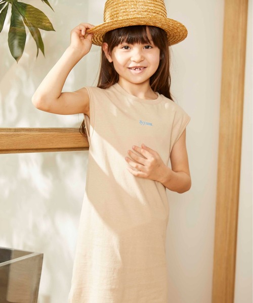 ＆yam（アンドヤム）の「ワンポイントロゴフレンチスリーブワンピース（ワンピース・キッズ・ブラック/ホワイト/ベージュ・120/140/150/110/90/130/100）」の18枚目の写真