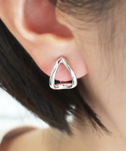 TAKE-UP（テイクアップ）の「【ZOZO限定】[ フワットイヤリングス] クリップイヤリング ドロップ ( SV)（イヤリング・レディース・ホワイトゴールド・FREE）」の2枚目の写真