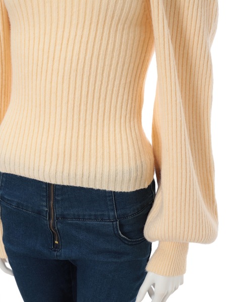 fifth calin(フィフスカラン)の「スクエアネックパフスリーブニット(ニット/セーター・レディース・スモークピンク/アイボリー/ブラック・MEDIUM)」の12枚目の写真