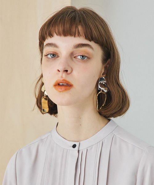 UNITED TOKYO(ユナイテッドトウキョウ)の「カーブサーフェスアシメイヤリング(イヤリング・レディース・マルチ・0)」の2枚目の写真