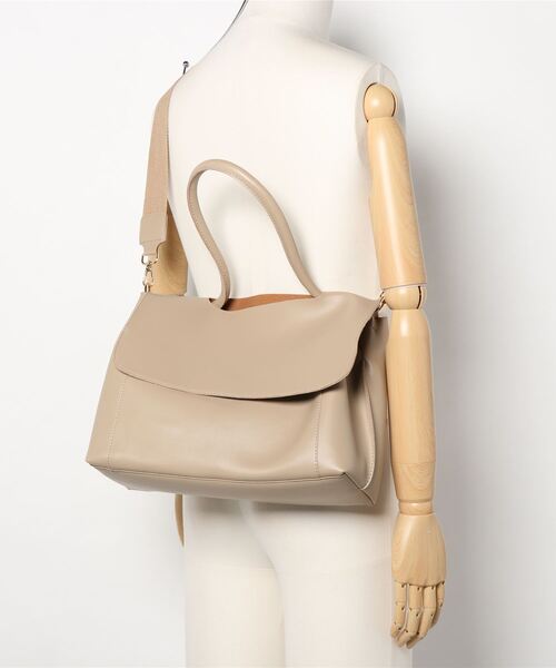 KOBE LETTUCE（コウベレタス）の「取り外しポーチ付きフラップバッグ（ショルダーバッグ・レディース・ブラック/グレイッシュベージュ・FREE）」の11枚目の写真