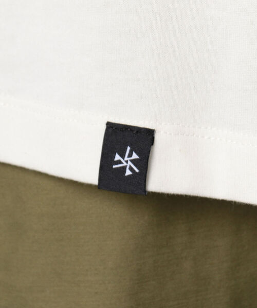 NANGA(ナンガ)の「【NANGA/ナンガ】別注 ロゴTシャツ(Tシャツ/カットソー・メンズ・ベージュ/ホワイト/オリーブ・L/XL/M)」の9枚目の写真