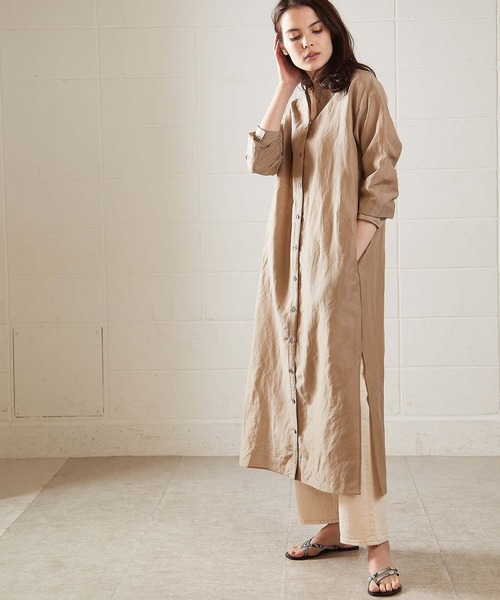 OUVRAGE CLASSE（ウヴラージュクラス）の「ストレートシャツワンピース（シャツワンピース・レディース・ベージュ/ホワイト・FREE）」の2枚目の写真