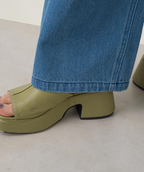 Kastane（カスタネ）の「スーパーハイウエストベアデニムパンツ（デニムパンツ・レディース・サックスブルー/ブラック・1/2）」の16枚目の写真