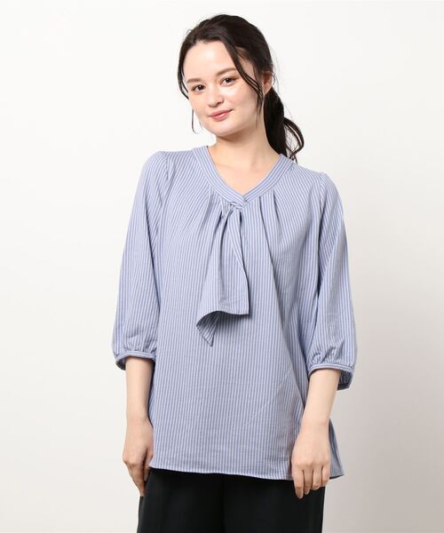 BELLUNA PLUS（ベルーナ）の「ストレッチ素材ボウタイデザインブラウス（シャツ/ブラウス・レディース・ベージュ/ブルー/ネイビー・X-LARGE/LARGE/MEDIUM）」の7枚目の写真