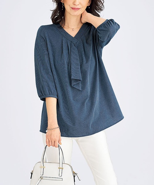BELLUNA PLUS（ベルーナ）の「ストレッチ素材ボウタイデザインブラウス（シャツ/ブラウス・レディース・ベージュ/ブルー/ネイビー・X-LARGE/LARGE/MEDIUM）」の8枚目の写真
