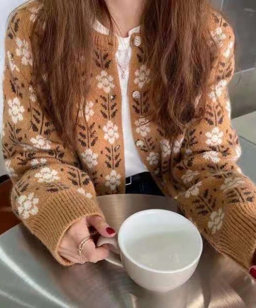 ABITOKYO（アビトーキョー）の「花柄クルーネックカーディガン（カーディガン/ボレロ・レディース・ブラック/ベージュ/アイボリー・FREE）」の12枚目の写真