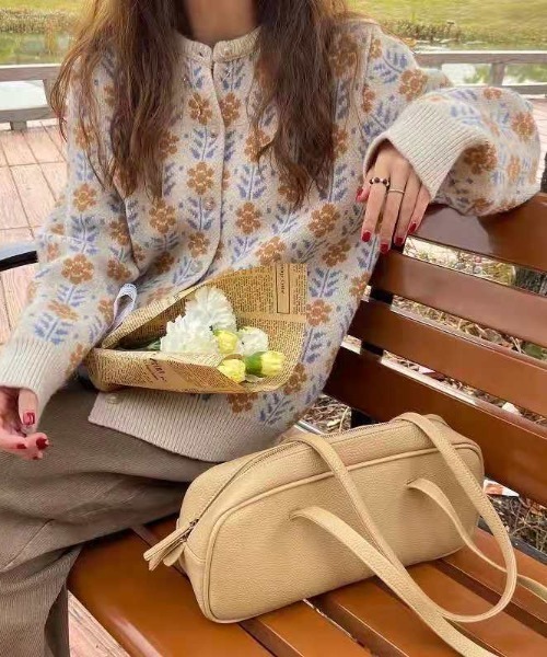 ABITOKYO（アビトーキョー）の「花柄クルーネックカーディガン（カーディガン/ボレロ・レディース・ブラック/ベージュ/アイボリー・FREE）」の13枚目の写真