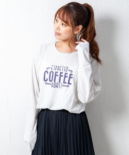 GGD（ジージーディー）の「デザインプリントロングスリーブTシャツ　メッセージ　ボックスﾛｺﾞ　キャンプ　スケボー　自転車　ハンバーガー　コーヒー　くすみ　スモーキーカラー（Tシャツ/カットソー・レディース・グリーン系その他4/グレー系その他2/ブラック系2/レッド/ブラック/ブラック系/ブラック系その他3/ブラック系その他6/ブラック系その他/ピンク系その他/ブラウン系その他3/ホワイト系その他5/ピンク/ブルー系その他3/ホワイト/ブラック系3/グリーン/ブラウン/グリーン系その他5/ブラウン系その他/グレー系その他3/グリーン系その他3/ホワイト系その他4/グレー/ホワイト系その他3/ブラウン系その他2/ブラック系その他2/ブラック系その他5/ブルー系その他/ホワイト系その他/ブルー系その他2/レッド系その他2/ネイビー系1/ホワイト系その他6/グリーン系その他2/ピンク系その他2/レッド系その他/ブラック系その他4/ブラック系その他7/グレー系その他4/ネイビー/ブラック系1/ブルー/グリーン系その他/グレー系その他/ピンク系その他3/ネイビー系/ホワイト系その他2/ブルー系その他4/ブラック系5/ホワイト系その他7/グレー系その他5/ブラック系4/グリーン系その他6/ブルー系その他5/ブラック系6/イエロー/ピンク系その他4/グリーン系その他7/オレンジ・L/LL/M）」の9枚目の写真