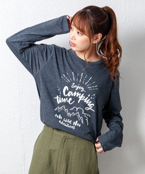 GGD（ジージーディー）の「デザインプリントロングスリーブTシャツ　メッセージ　ボックスﾛｺﾞ　キャンプ　スケボー　自転車　ハンバーガー　コーヒー　くすみ　スモーキーカラー（Tシャツ/カットソー・レディース・グリーン系その他4/グレー系その他2/ブラック系2/レッド/ブラック/ブラック系/ブラック系その他3/ブラック系その他6/ブラック系その他/ピンク系その他/ブラウン系その他3/ホワイト系その他5/ピンク/ブルー系その他3/ホワイト/ブラック系3/グリーン/ブラウン/グリーン系その他5/ブラウン系その他/グレー系その他3/グリーン系その他3/ホワイト系その他4/グレー/ホワイト系その他3/ブラウン系その他2/ブラック系その他2/ブラック系その他5/ブルー系その他/ホワイト系その他/ブルー系その他2/レッド系その他2/ネイビー系1/ホワイト系その他6/グリーン系その他2/ピンク系その他2/レッド系その他/ブラック系その他4/ブラック系その他7/グレー系その他4/ネイビー/ブラック系1/ブルー/グリーン系その他/グレー系その他/ピンク系その他3/ネイビー系/ホワイト系その他2/ブルー系その他4/ブラック系5/ホワイト系その他7/グレー系その他5/ブラック系4/グリーン系その他6/ブルー系その他5/ブラック系6/イエロー/ピンク系その他4/グリーン系その他7/オレンジ・L/LL/M）」の16枚目の写真