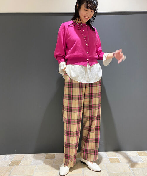 NOLLEY’S(ノーリーズ)の「パフスリーブパール釦クルーネックウォッシャブルカーディガン(カーディガン/ボレロ・レディース・ライトグレー/ダークグリーン/ダークネイビー/ピンク・36/38)」の17枚目の写真