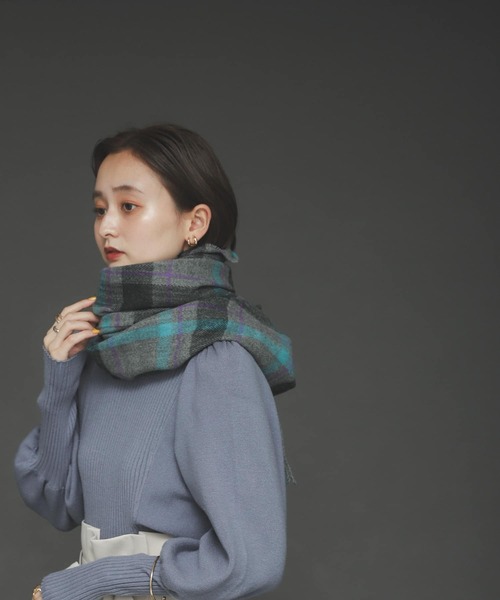 SENSE OF PLACE by URBAN RESEARCH（センスオブプレイスバイアーバンリサーチ）の「チェック大判ストール（マフラー・レディース・ベージュ/オレンジ/オフホワイト/グレー/モカ・ONE）」の3枚目の写真