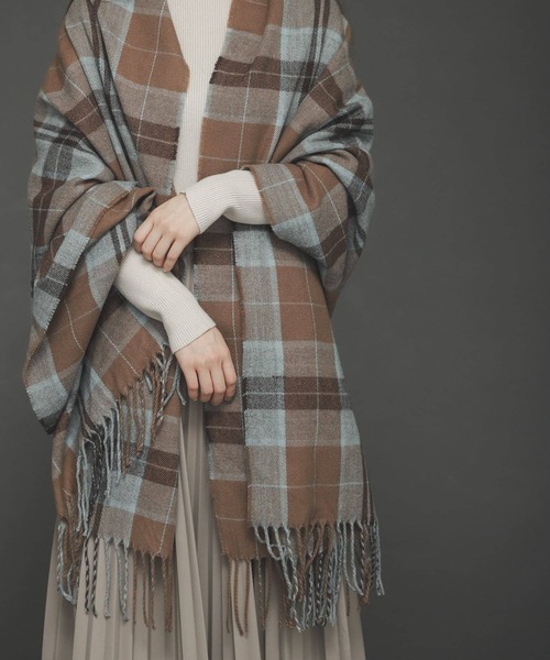SENSE OF PLACE by URBAN RESEARCH（センスオブプレイスバイアーバンリサーチ）の「チェック大判ストール（マフラー・レディース・ベージュ/オレンジ/オフホワイト/グレー/モカ・ONE）」の9枚目の写真