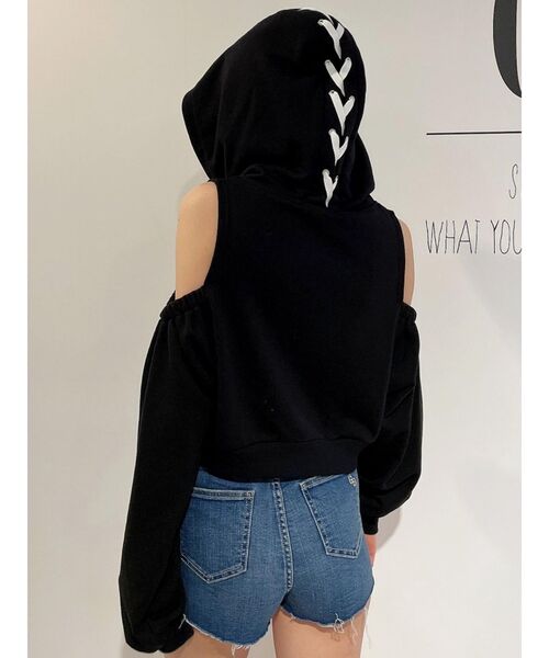 GYDA（ジェイダ）の「ショルダーオープン レースアップデザインフーディー（パーカー・レディース・オフホワイト/ブラック/ベージュ・FREE）」の5枚目の写真