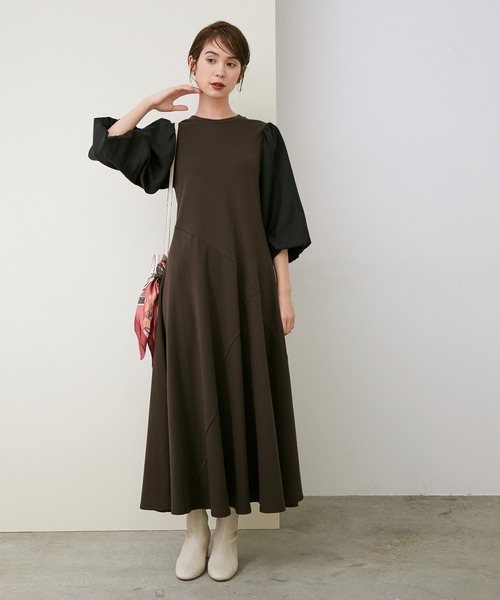 ROPE'（ロペ）の「【WEB限定】シアーボリュームスリーブナロージャージワンピース（ワンピース・レディース・ブラック/ダークブラウン・38）」の7枚目の写真