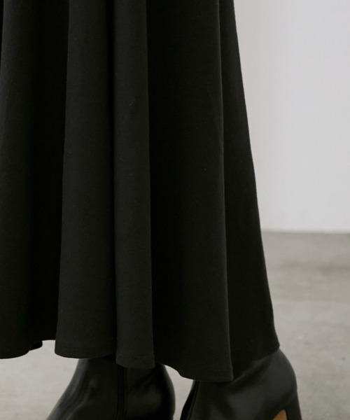 ROPE'（ロペ）の「【WEB限定】シアーボリュームスリーブナロージャージワンピース（ワンピース・レディース・ブラック/ダークブラウン・38）」の13枚目の写真