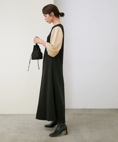 ROPE'（ロペ）の「【WEB限定】シアーボリュームスリーブナロージャージワンピース（ワンピース・レディース・ブラック/ダークブラウン・38）」の17枚目の写真