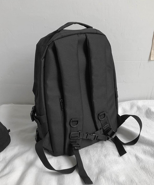 c.u.l(シーユーエル)の「【c.u.l】ユニセックス バックルデザインバックパック cula265(バックパック/リュック・レディース・ブラック・FREE)」の14枚目の写真