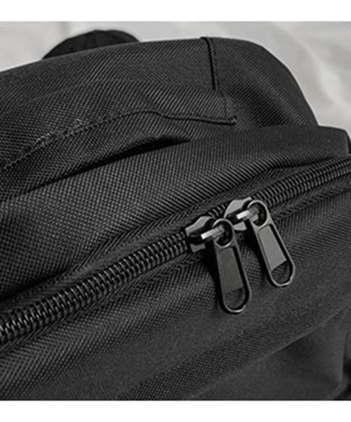 c.u.l(シーユーエル)の「【c.u.l】ユニセックス バックルデザインバックパック cula265(バックパック/リュック・レディース・ブラック・FREE)」の2枚目の写真