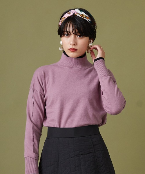 JETSET SOLO PLUS (ジェットセットソロプラス)の「レイヤードタートルニット(ニット/セーター・レディース・レッド/グレイッシュベージュ/ブラック/モーブ系・FREE)」の4枚目の写真