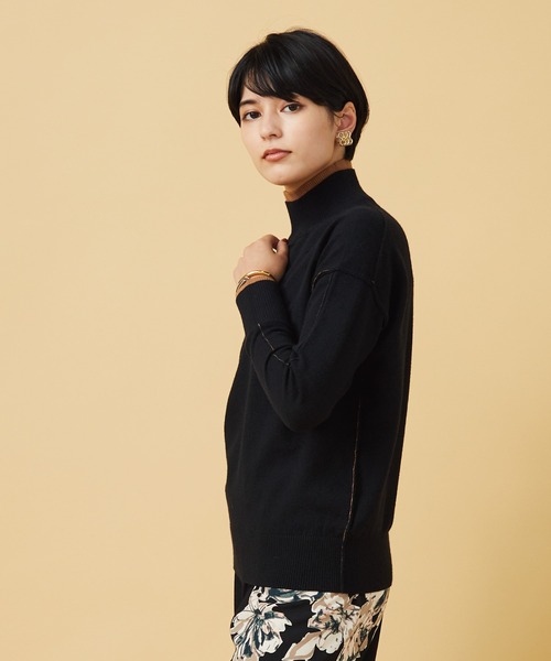 JETSET SOLO PLUS (ジェットセットソロプラス)の「レイヤードタートルニット(ニット/セーター・レディース・レッド/グレイッシュベージュ/ブラック/モーブ系・FREE)」の6枚目の写真
