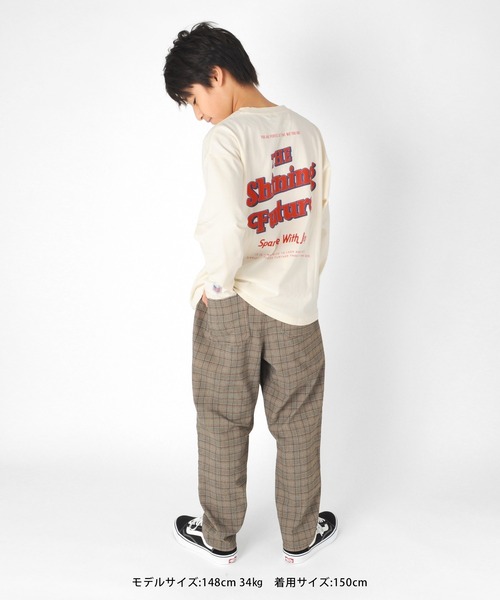 GLAZOS（グラソス）の「ミドルウエイト天竺・USAコットンドロップショルダーレトロロゴバックプリント長袖Tシャツ（Tシャツ/カットソー・キッズ・サックスブルー/チャコールグレー/グリーン/アイボリー・160cm/140cm/130cm/170cm/150cm）」の6枚目の写真