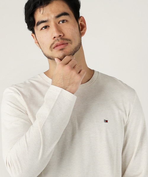 TOMMY HILFIGER（トミーヒルフィガー）の「TOMMY HILFIGER トミー ヒルフィガー /胸ワンポイント ベーシッククルーネック長袖Tシャツ（Tシャツ/カットソー・メンズ・ホワイト/ブラック/ヘザーグレー/オートミール/ダークネイビー・S/M/L/XL）」の5枚目の写真