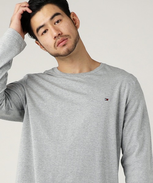 TOMMY HILFIGER（トミーヒルフィガー）の「TOMMY HILFIGER トミー ヒルフィガー /胸ワンポイント ベーシッククルーネック長袖Tシャツ（Tシャツ/カットソー・メンズ・ホワイト/ブラック/ヘザーグレー/オートミール/ダークネイビー・S/M/L/XL）」の4枚目の写真