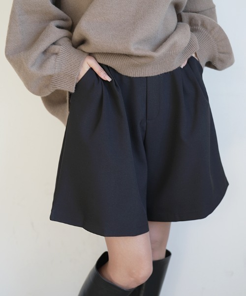 Futier land(フューティアランド)の「ウエストタックフレアハーフパンツ(その他パンツ・レディース・ブラック/ブラウン・MEDIUM/LARGE)」の8枚目の写真