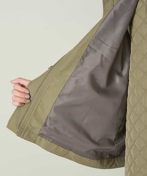 A de a.v.v（アードアー・ヴェ・ヴェ）の「キルティングロングベスト付き　ビッグ襟ジャケット（ブルゾン・レディース・ベージュ/カーキ・38/36）」の3枚目の写真