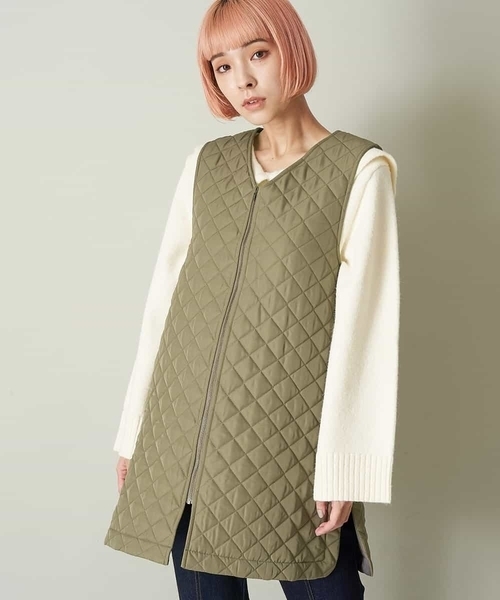 A de a.v.v（アードアー・ヴェ・ヴェ）の「キルティングロングベスト付き　ビッグ襟ジャケット（ブルゾン・レディース・ベージュ/カーキ・38/36）」の4枚目の写真