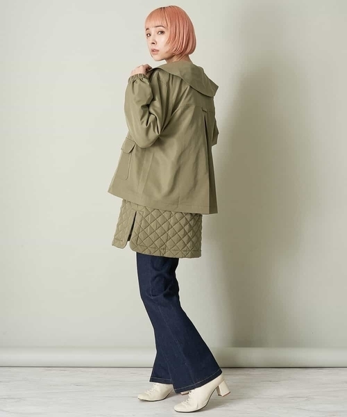 A de a.v.v（アードアー・ヴェ・ヴェ）の「キルティングロングベスト付き　ビッグ襟ジャケット（ブルゾン・レディース・ベージュ/カーキ・38/36）」の13枚目の写真