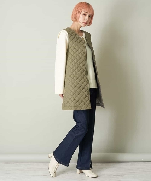 A de a.v.v（アードアー・ヴェ・ヴェ）の「キルティングロングベスト付き　ビッグ襟ジャケット（ブルゾン・レディース・ベージュ/カーキ・38/36）」の14枚目の写真