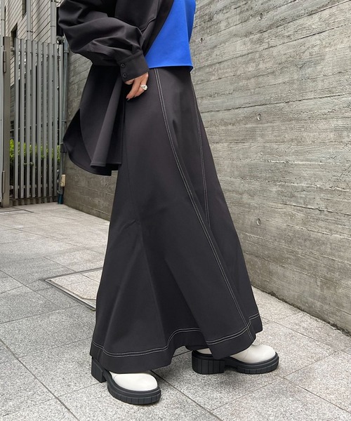 PAGEBOY(ページボーイ)の「スポンジツイルスカート(スカート・レディース・ブルー/グレイッシュベージュ/ブラック・FREE)」の2枚目の写真