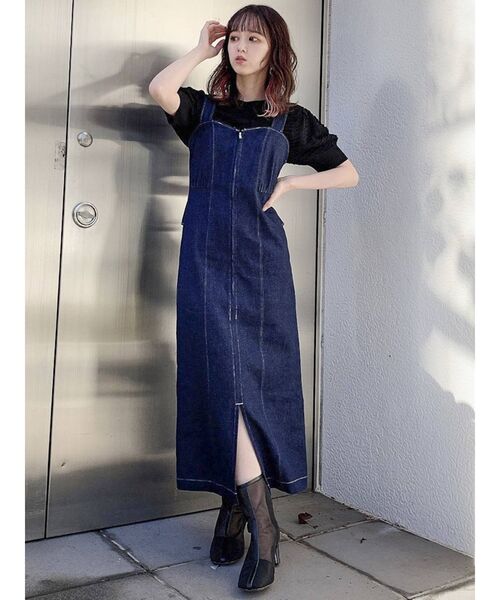 dazzlin（ダズリン）の「バックぺプラムリボンジャンスカ（ジャンパースカート・レディース・インディゴブルー/モカ・SMALL/MEDIUM）」の2枚目の写真