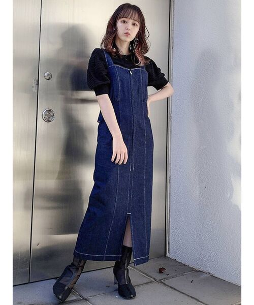 dazzlin（ダズリン）の「バックぺプラムリボンジャンスカ（ジャンパースカート・レディース・インディゴブルー/モカ・SMALL/MEDIUM）」の4枚目の写真
