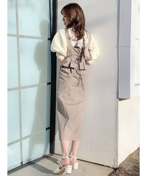 dazzlin（ダズリン）の「バックぺプラムリボンジャンスカ（ジャンパースカート・レディース・インディゴブルー/モカ・SMALL/MEDIUM）」の11枚目の写真