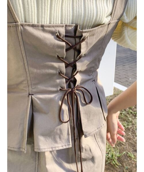 dazzlin（ダズリン）の「バックぺプラムリボンジャンスカ（ジャンパースカート・レディース・インディゴブルー/モカ・SMALL/MEDIUM）」の9枚目の写真