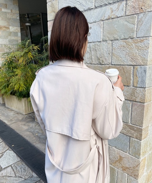 Meli rich(メリーリッチ)の「ガウンのように羽織れる。ロングラップトレンチコート(トレンチコート・レディース・ライトグレー/アイボリー/ピンクベージュ・FREE)」の6枚目の写真