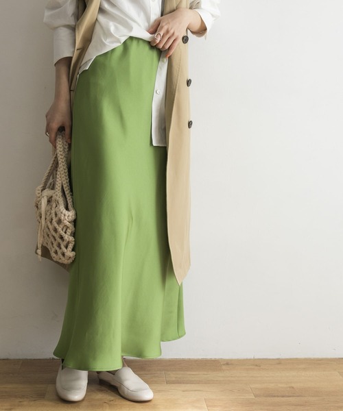 URBAN RESEARCH（アーバンリサーチ）の「『Gina 2022Spring掲載』Aラインロングスカート（スカート・レディース・チャコールグレー/グリーン/グレー系その他・FREE）」の6枚目の写真