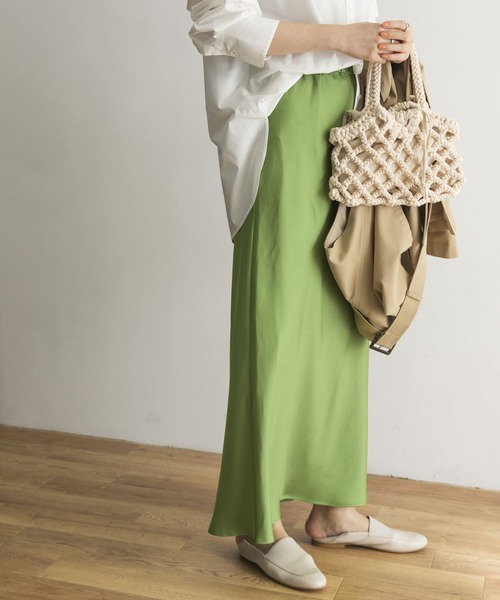 URBAN RESEARCH（アーバンリサーチ）の「『Gina 2022Spring掲載』Aラインロングスカート（スカート・レディース・チャコールグレー/グリーン/グレー系その他・FREE）」の7枚目の写真