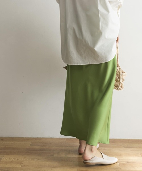 URBAN RESEARCH（アーバンリサーチ）の「『Gina 2022Spring掲載』Aラインロングスカート（スカート・レディース・チャコールグレー/グリーン/グレー系その他・FREE）」の9枚目の写真